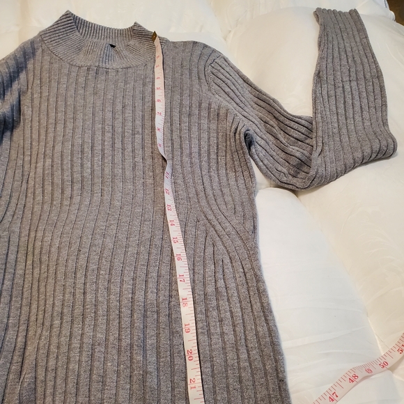 Motive Knit grey turtleneck - Picture 4 of 11